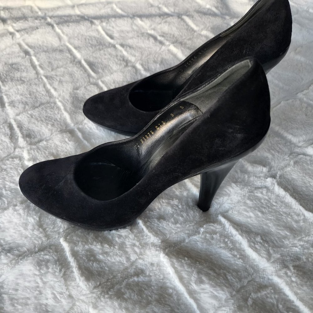 Salvatore Ferragamo Black Suede Pumps Sz 9 - Picture 6 of 10